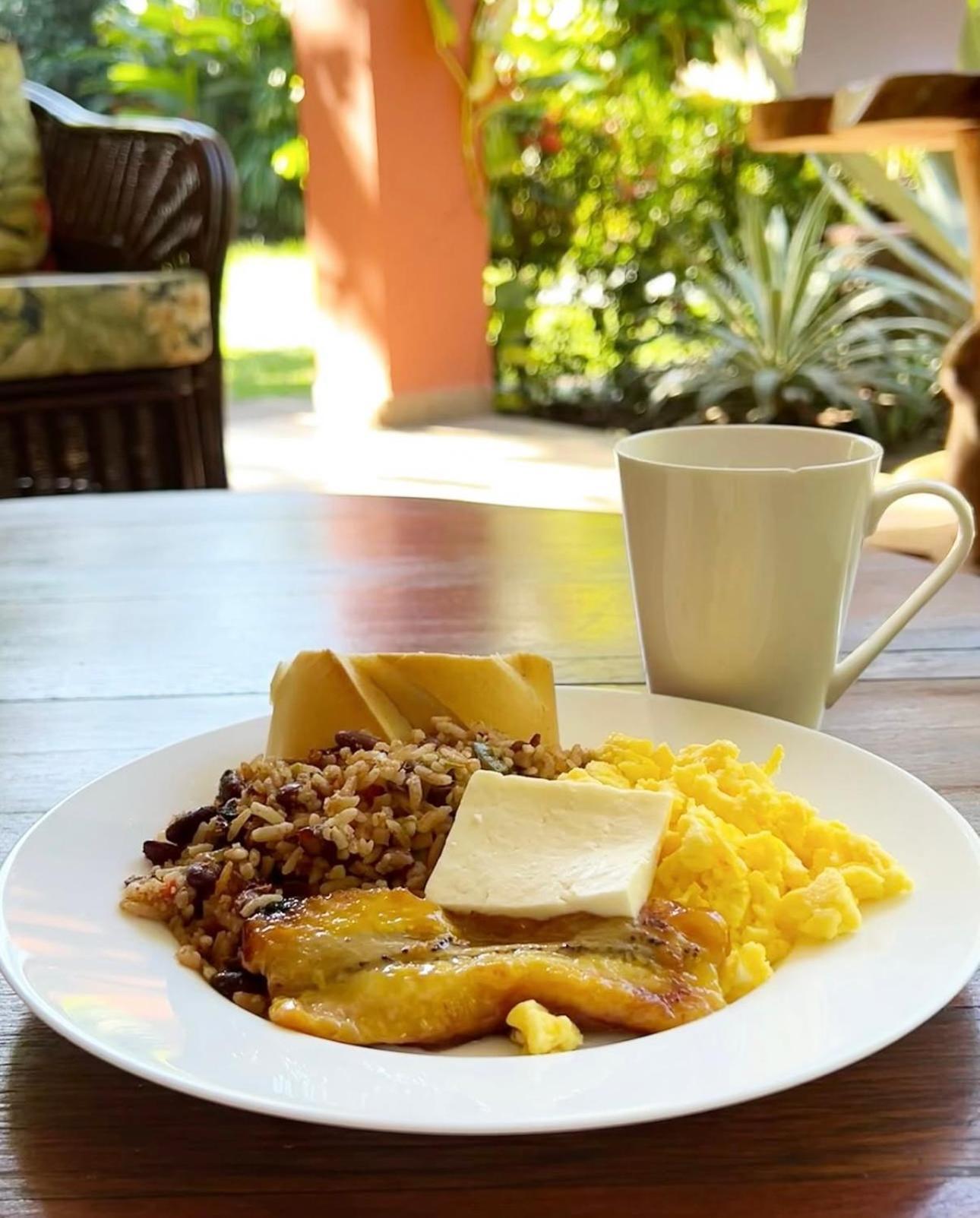 Ranchos Hotel 3*