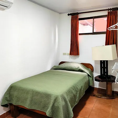 Hotel Los Ranchos Jaco Exterior photo